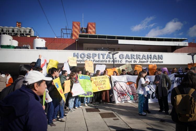 Greve no Hospital Garrahan: governo Milei negociou, mas não propôs aumentos salariais